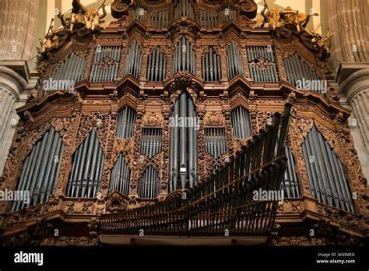 How big is a pipe organ?
