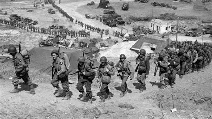 How did American prepare for ww2?