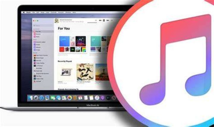 What date is Apple shutting down iTunes?
