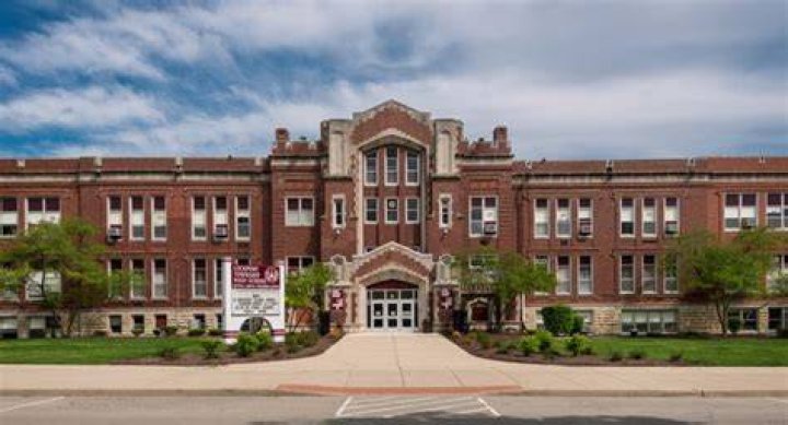 Where is the largest high school in the United States?